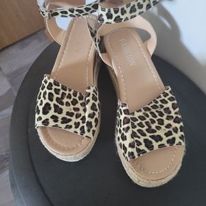 Leporad Print Platform Shoes